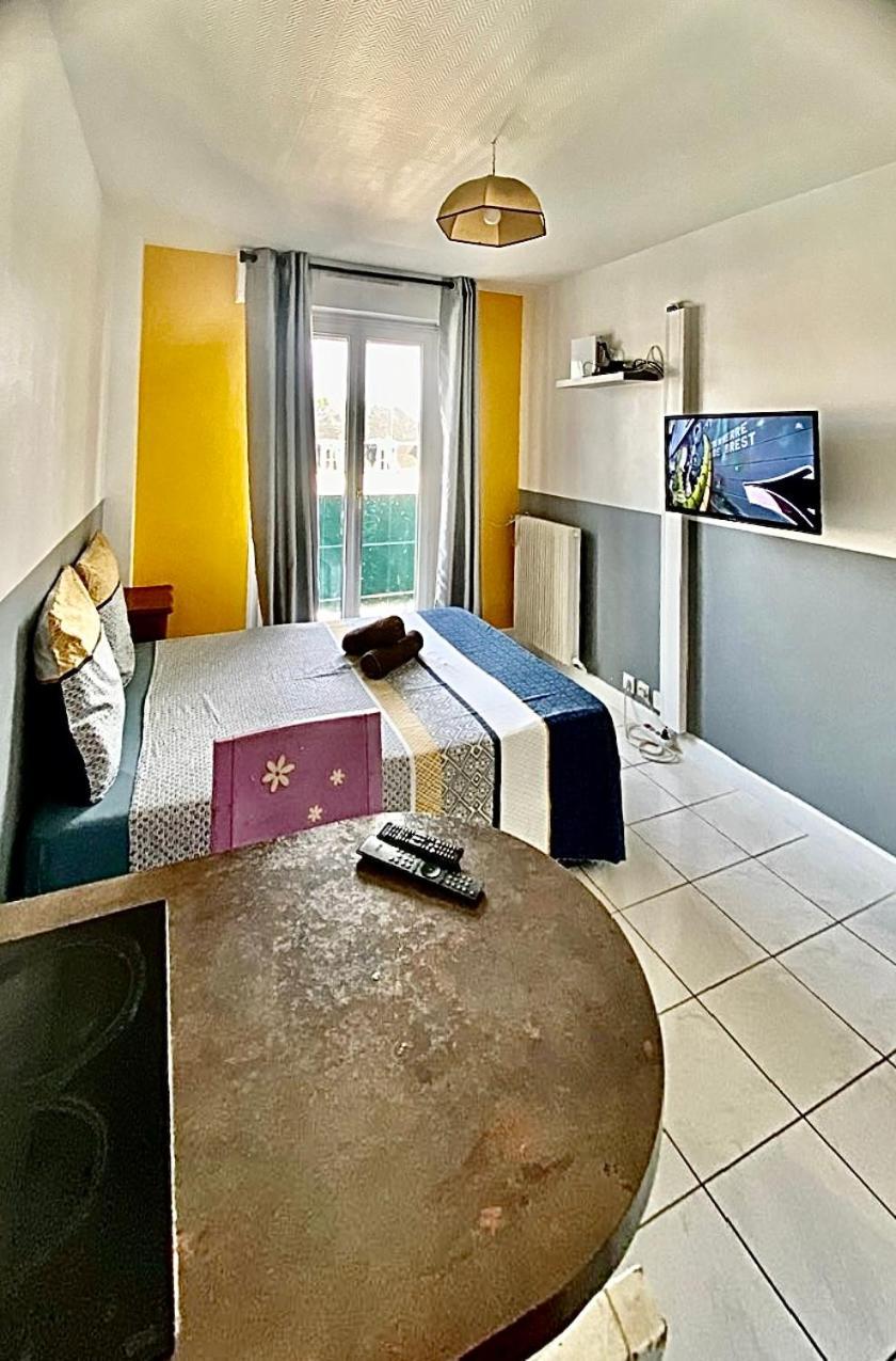 Appartement Proche Gare Et Centre Ville Melun Exterior foto